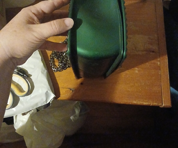 Green Quilted Shoulder/ Crossbody Bag With Chain Strap - Picture 3 of 11